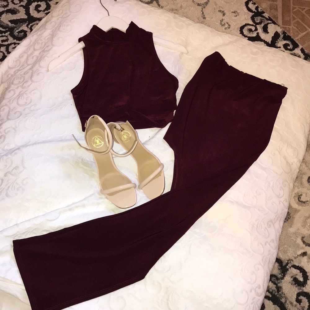 Beautiful burgundy two piece set!